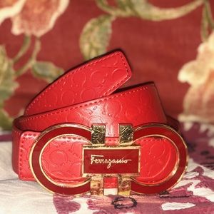 I am selling a ferragamo belt